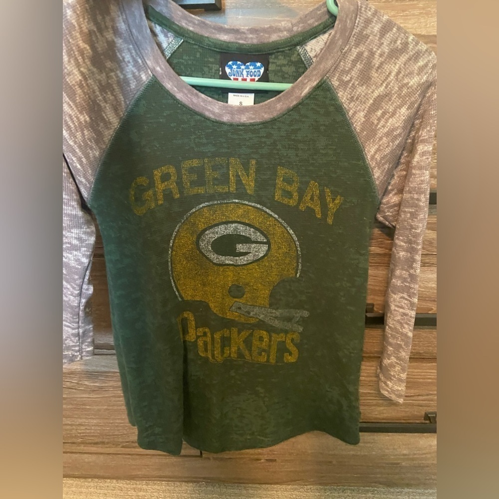 women’s size small Green Bay Packers lightweight 3/4 sleeve raglan top